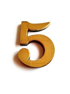Házszám réz 80mm 5