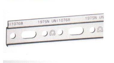 Bútorakasztó belsőhöz acélsín 2m horg.